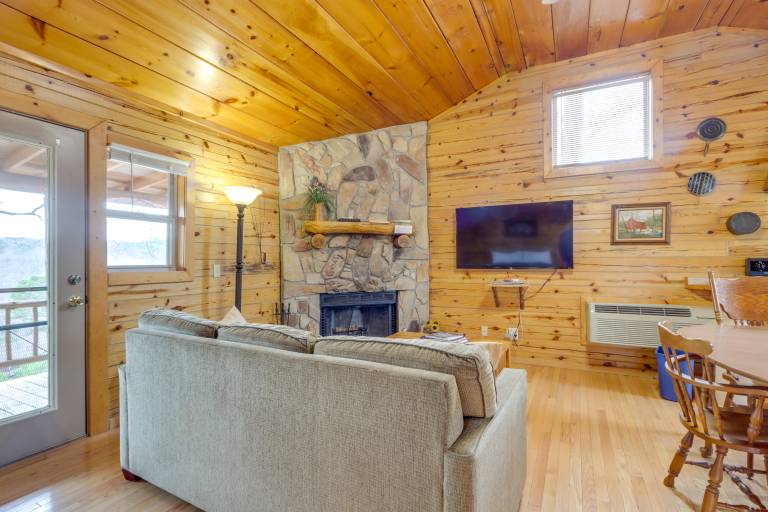 Eureka Springs Cabin on 9+ Acres: Community Perks! — photo 5