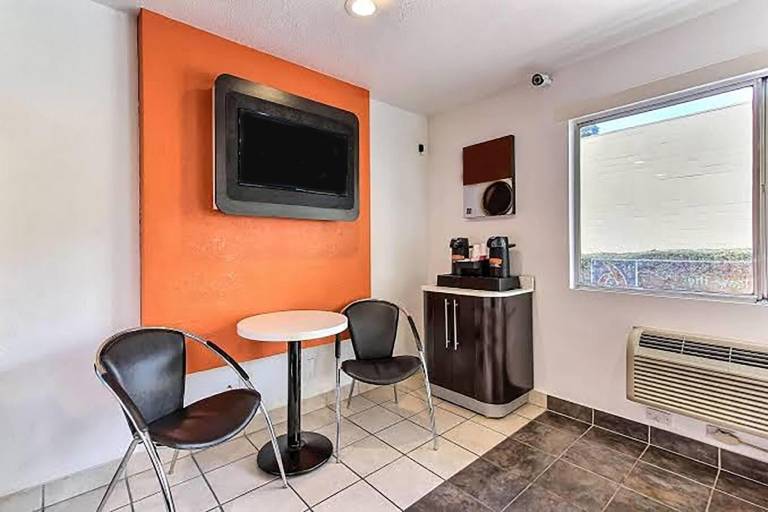 Super 8 by Wyndham Santa Clara — photo 2