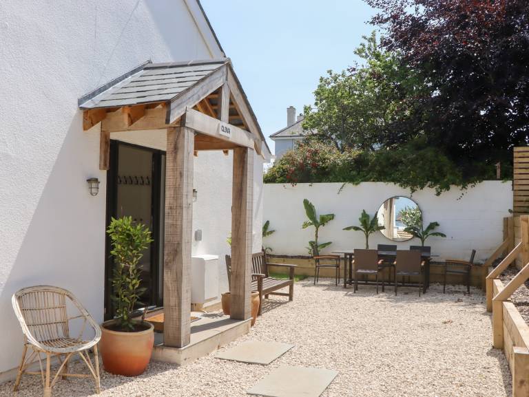 Family-oriented pleasant cottage with yard | Beach view | Pets are welcome — photo 3