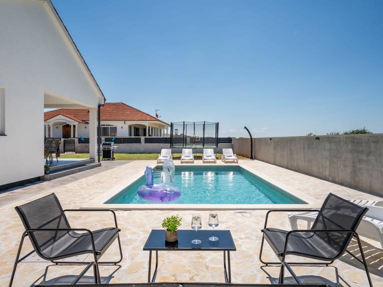 Ferienhaus Škabrnja