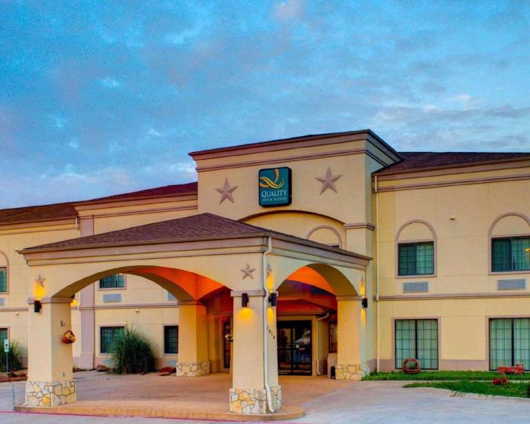 Quality Inn & Suites Glen Rose in Glen Rose, TX