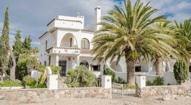 Fully equipped charming house with garden, grill & terrace | Beach nearby | Pets are welcome in Cambrils