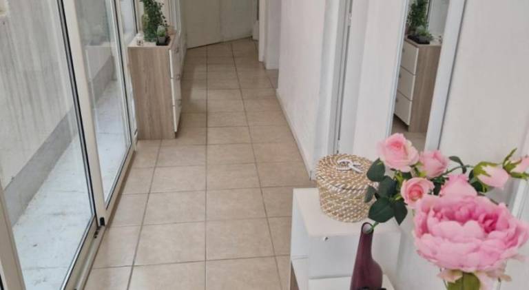 Vacation home with patio — photo 3