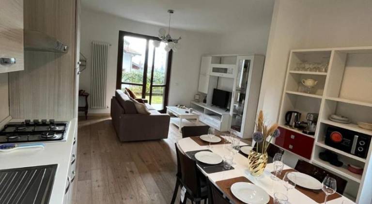 Rental apartment with pool, barbeque & yard — photo 3