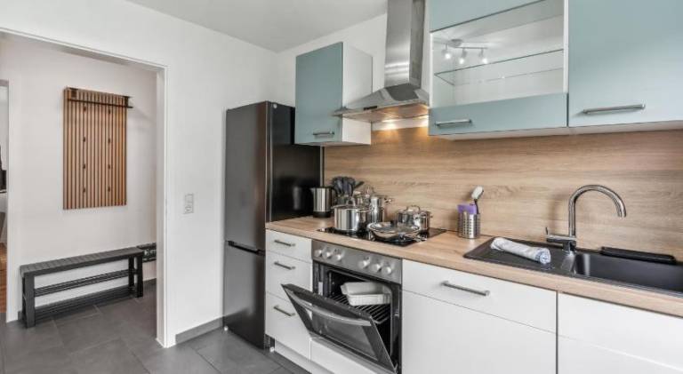 Modernes 6-Betten-Apartment mit Balkon und Parkplatz - zentrale Lage — photo 2