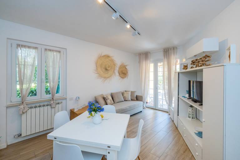 Apartment "Isabel Beach and Bike" with Private Garden & Wi-Fi — photo 5