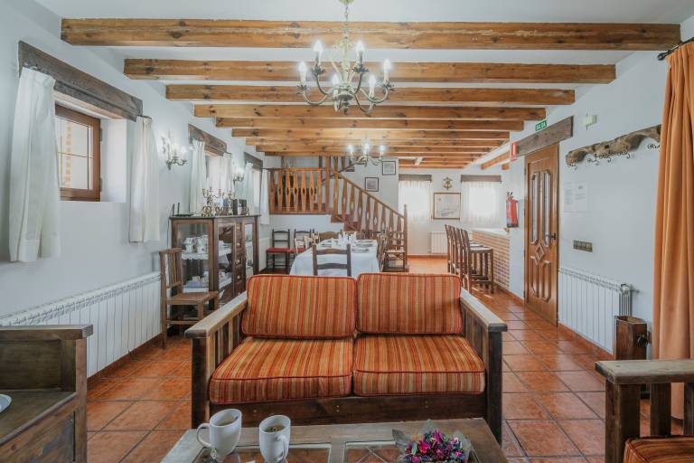 Family-friendly wonderful vacation home with barbeque, fast internet & private pool | Garden view | Dogs allowed — photo 4