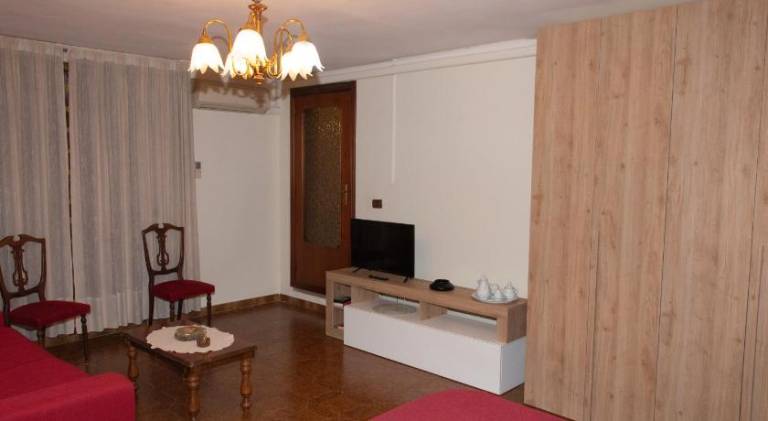 Holiday apartment with pool — photo 2