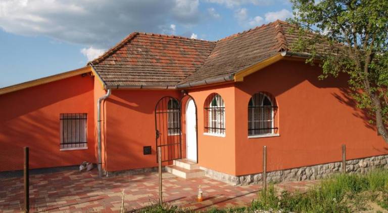 House  Csernely