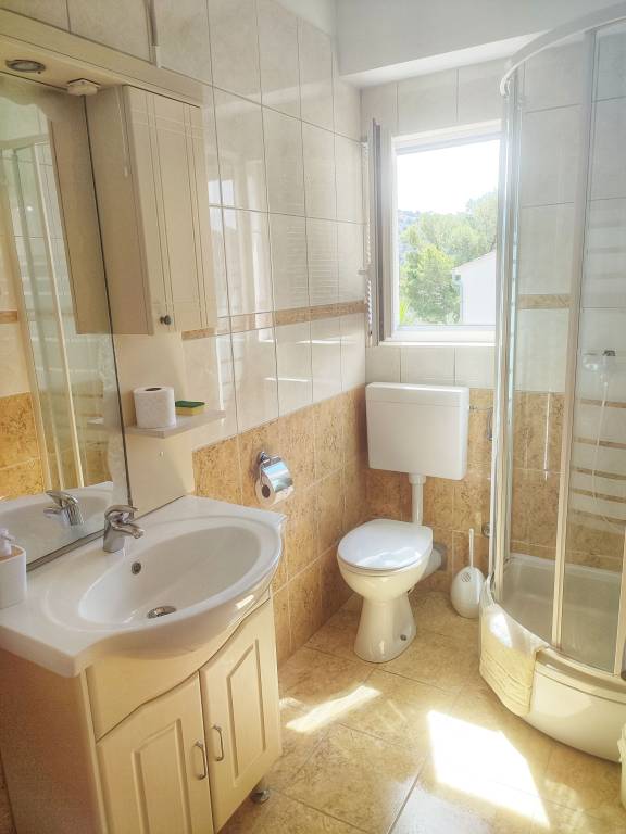 Rental apartment with BBQ & terrace | Sea view — photo 5