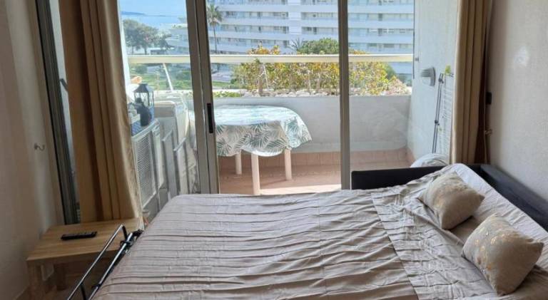 Holiday apartment with patio & garden — photo 2