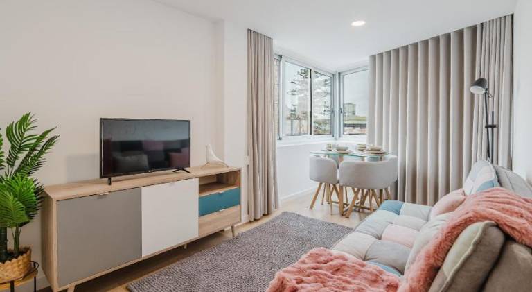 Rental apartment with patio | Close to Porto Cathedral | Good for workation | Dogs allowed in Porto