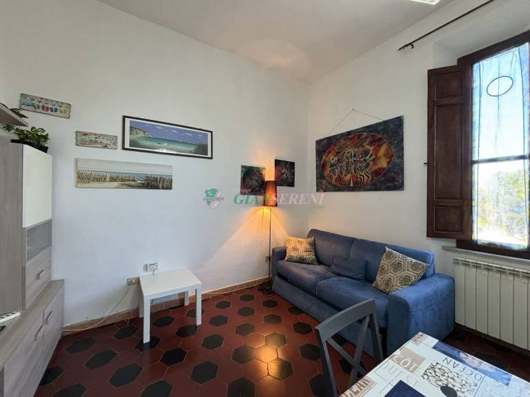 Family-friendly lovely rental apartment with patio, yard & barbeque | Beach nearby | Pet-friendly — photo 3