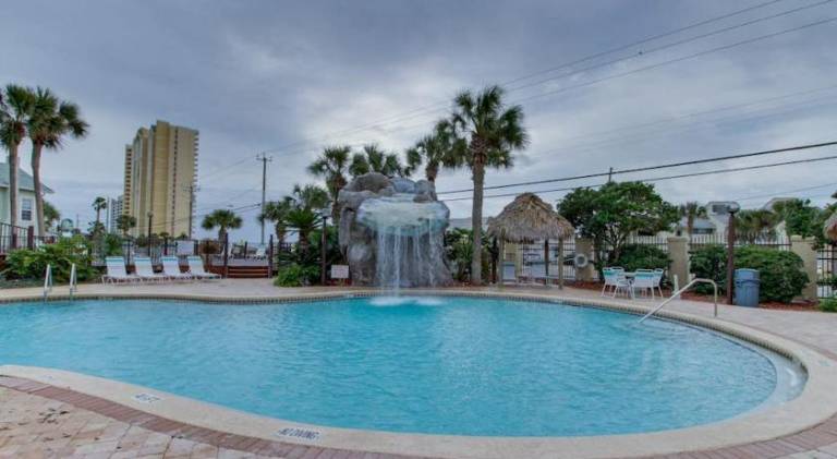 House with jacuzzi & private pool — photo 4