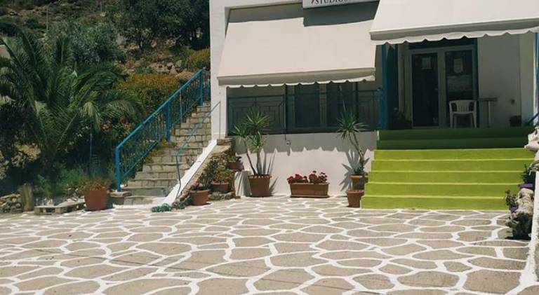 Aaron Studios Apartments in Ierapetra