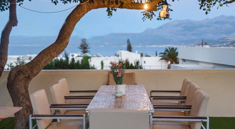 Wonderful apartment with patio, yard & pool | Close to the beach | Perfect for remote work | Pets allowed — photo 4