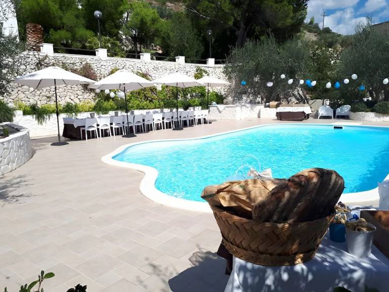 Villa 'Eco Charming Puglia Simone' with Sea View, Wi-Fi and Air Conditioning in Foggia