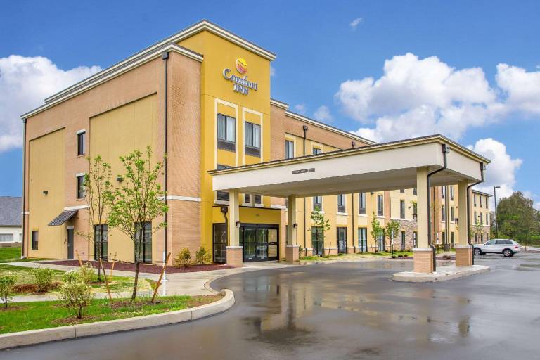 Comfort Inn PA Turnpike - I-81 in Carlisle, PA