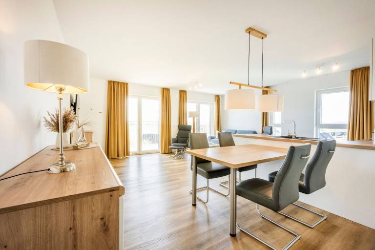 Moderne, hochwertige Ferienwohnung, Sauna, großer Balkon, strandnah in Wangerland