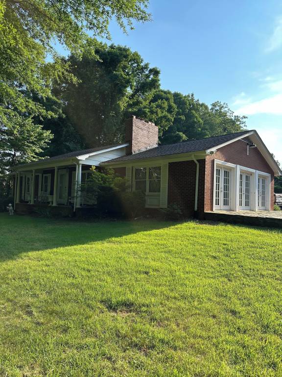 Farmhouse Mount Airy