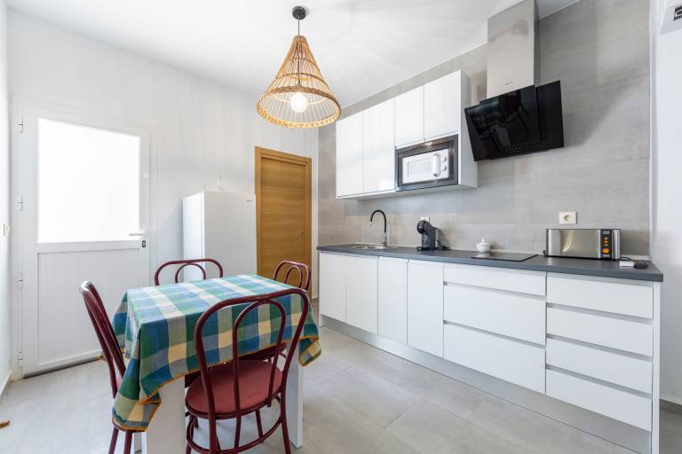 Casa Marta: Rural 2-Bedroom Home with Mountain Views, Wi-Fi & Air Conditioning — photo 3