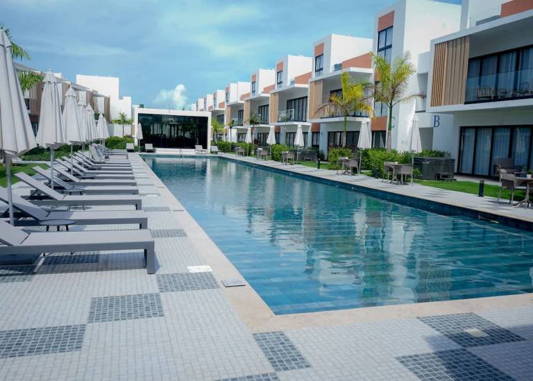 Rental apartment with pool & yard | Lake view — photo 4