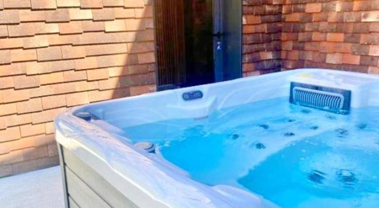 Holiday apartment with hot tub — photo 4