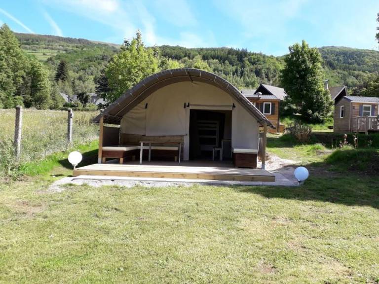 Mobile home with patio | Pets allowed — photo 4