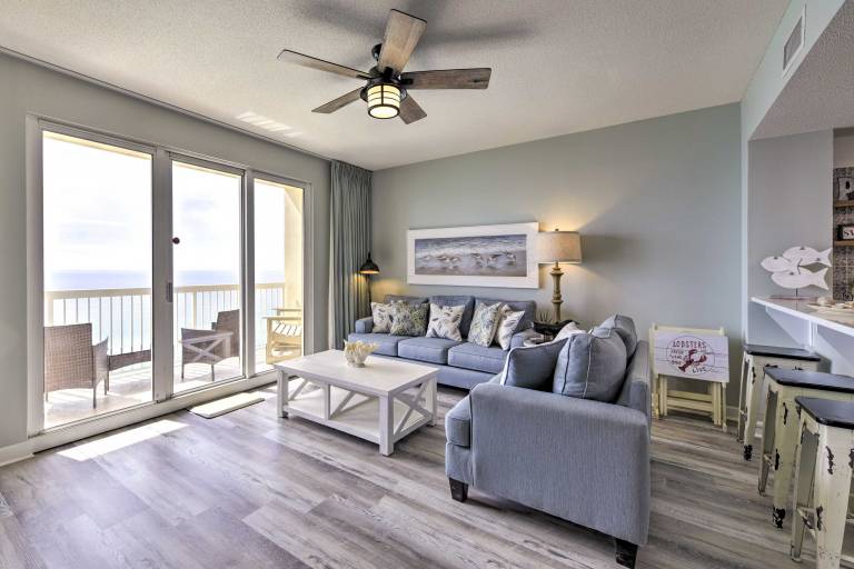 Panama City Beach Condo w Free Beach Service