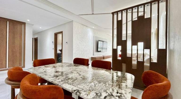 Apartment with pool — photo 4