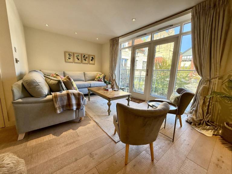 Holiday apartment with patio | Close to Roman Baths | Good for workation — photo 2