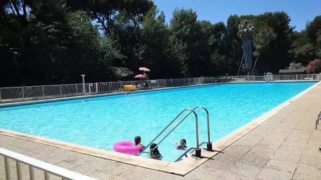 Residence Les Morrières - 150 m from the beach, private domain with swimming pool in Six-Fours-les-Plages