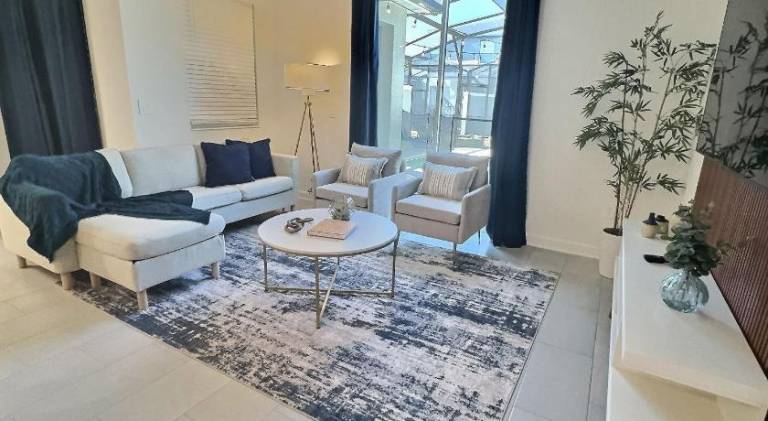 Vacation home with pool & jacuzzi | Pets are welcome in Kissimmee, FL