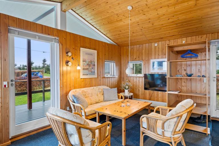House with barbeque, yard & patio | Sea view — photo 4