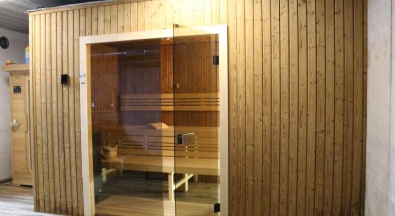 Vacation home with hot tub | Pets are welcome — photo 5