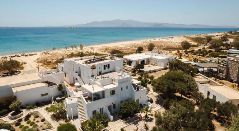 Holiday apartment with yard & terrace in Naxos