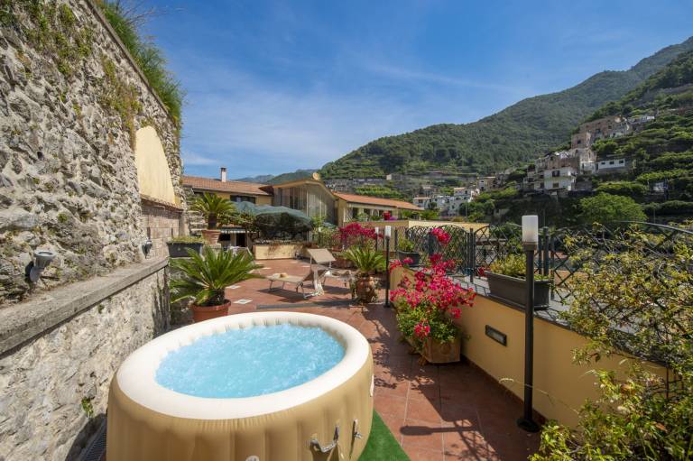 Casa di Trilly with Hot Tub & Lemon Garden