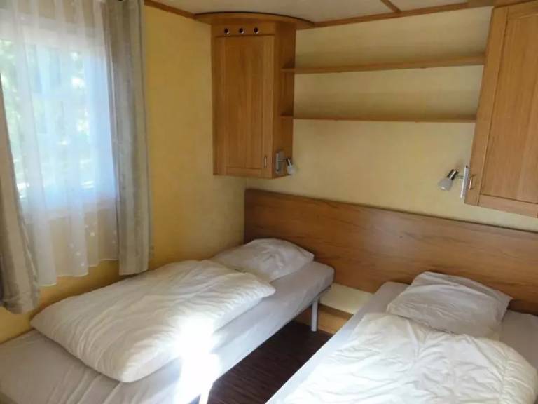 Campsite L'Etang de Sologne - Mobile home Confort 2 bedrooms - 2 bathrooms 4 people — photo 5