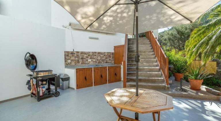 Vacation home with terrace, BBQ & yard | Perfect for remote work | Pet-friendly — photo 4