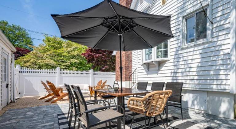 House | Pets are welcome in Fairfield, CT