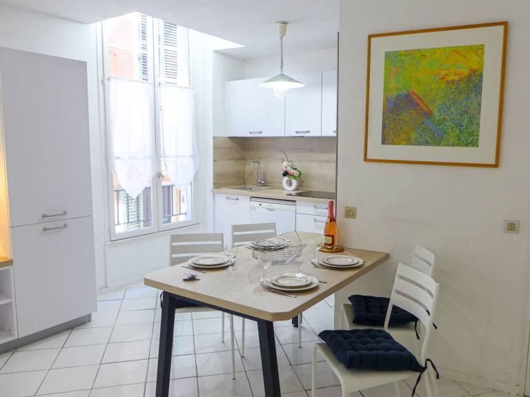 Rental apartment | Close to Castle Hill — photo 3