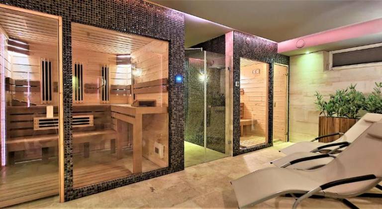 Serviced apartment with patio, hot tub & sauna — photo 3