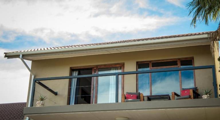 Apartment with pool, patio & grill | Pet-friendly — photo 5