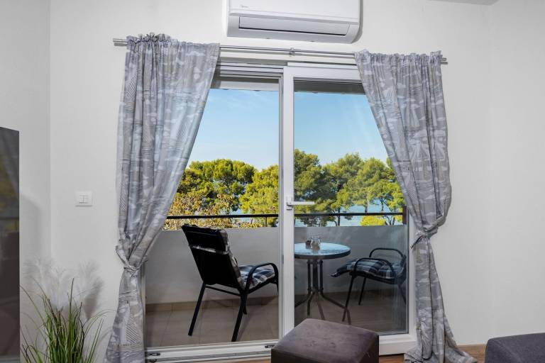 Holiday apartment with 2 rooms for 5 persons — photo 4