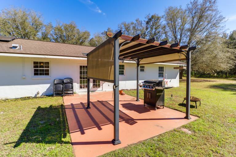 Gas Grill & Fire Pit: Peaceful Dunnellon Home! — photo 3