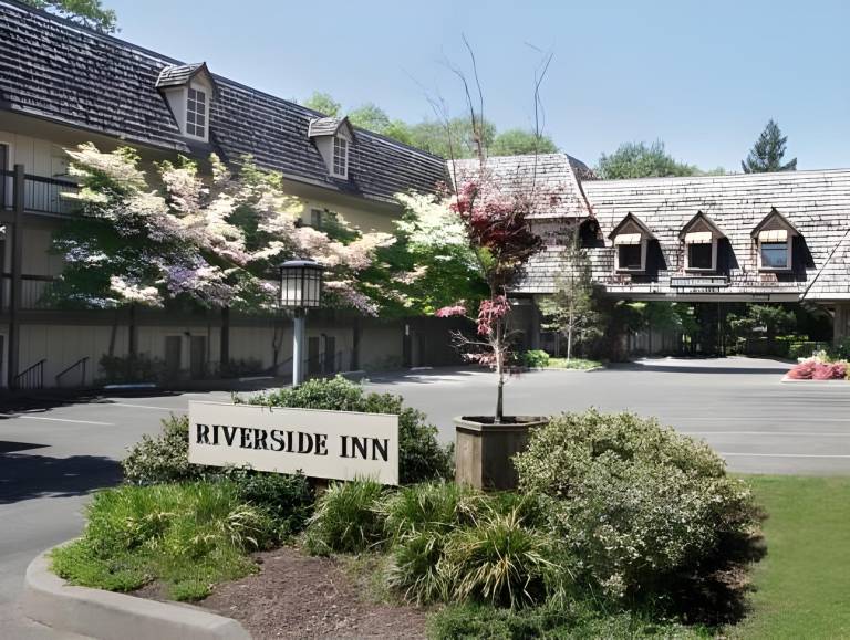 Riverside Inn in Grants Pass, OR