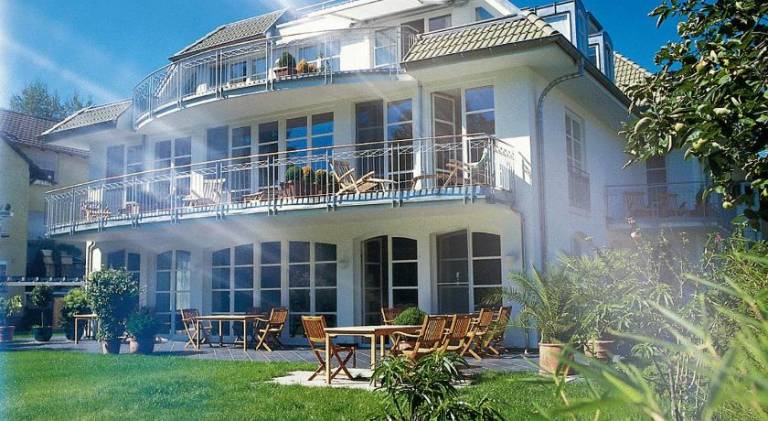 ArtVilla am See - offen Marz bis Ende Oktober in Konstanz
