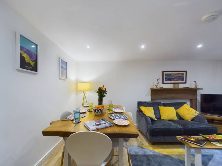 Cottage with 2 rooms for 4 persons — photo 3