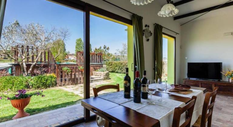 Pleasant apartment with garden, BBQ & private pool | Pet-friendly in Marciano della Chiana