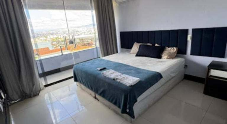 Vacation home with jacuzzi — photo 2